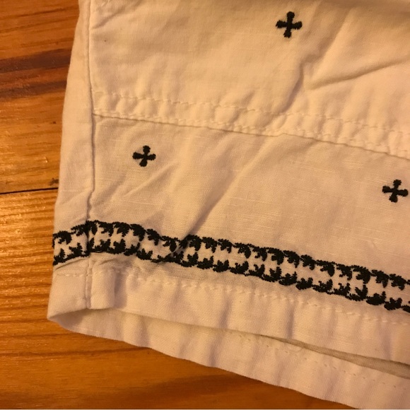 Gap White Navy Cotton Embroidered Shorts, EUC, 2 - Picture 7 of 9